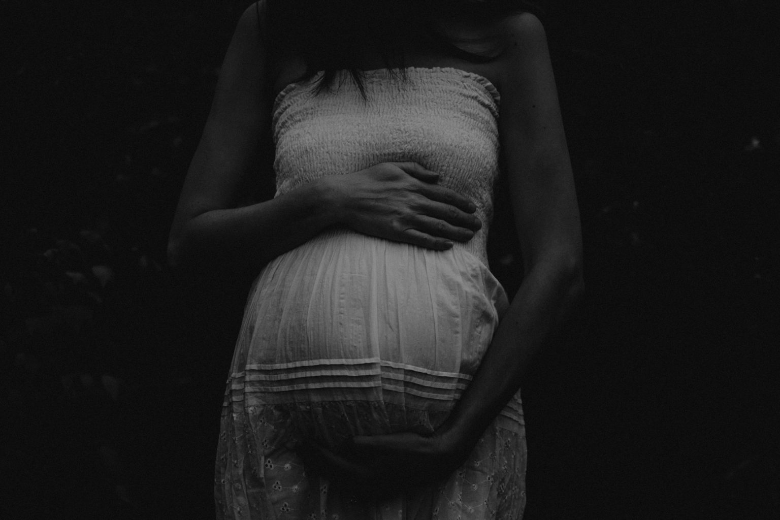 pregnant woman woods forest illinois